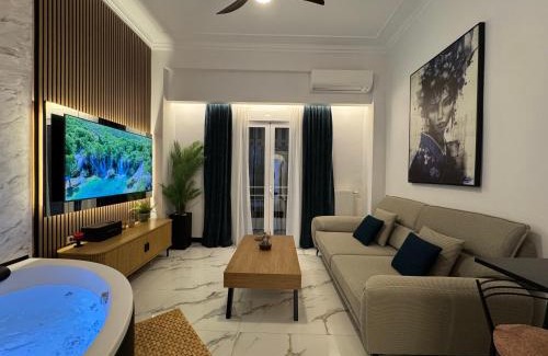 Larissa Apartamento | Spa Suite with Jacuzzi and Ancient Theater View