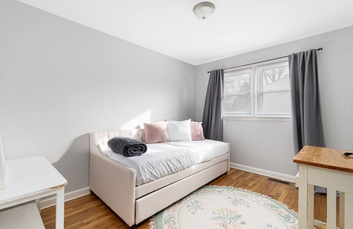 Riverside Casa | Space for the kiddos & adults to relax and play!