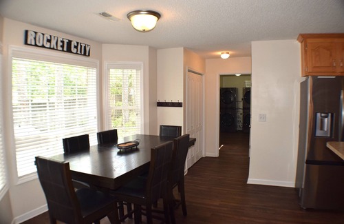 Huntsville Casa | Space Oddity: Close & Accessible! <Convenient to Huntsville and Madison>