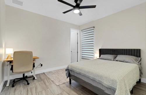 Wedgefield Casa | SpaceX BY R3 Shared Bath
