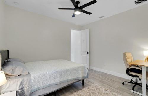 Wedgefield Casa | SpaceX BY R3 Shared Bath