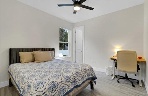Wedgefield Casa | SpaceX BY R4 Shared Bath