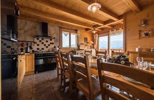 Villarembert Chalet De Esquí | Große Wohnung mit Jacuzzi im Chalet