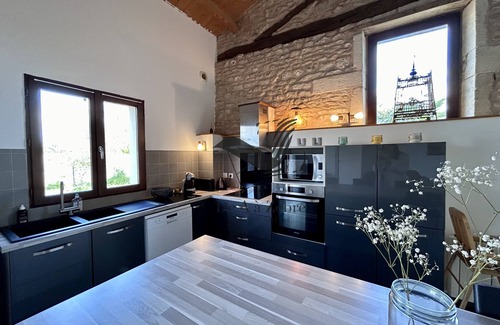 Moeze Casa | Spacieuse et Agréable Maison Idéalement Située