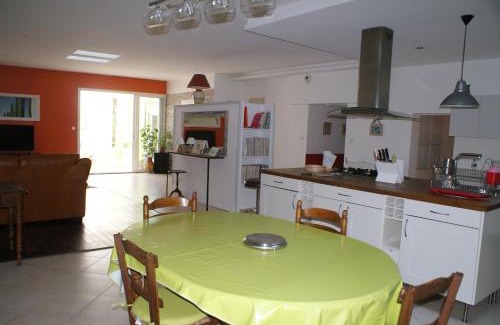 Bessan Casa | Spacieuse maison de village climatisée avec jardin patio