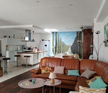 Bessan Casa | Spacieuse maison de village climatisée avec jardin patio
