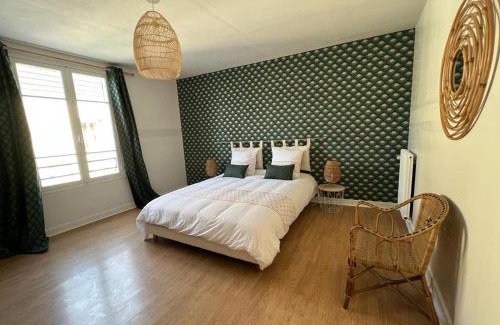Ay Apartamento | SPACIEUSE MAISON DE VILLE avec garage privé fermé