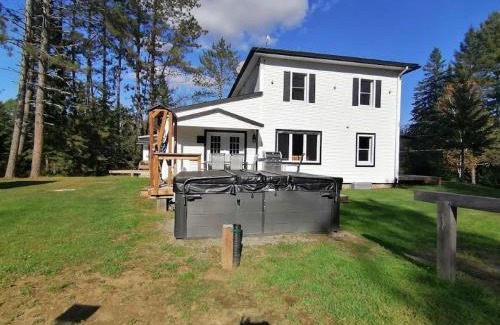 La Macaza Casa | Spacieuse propriété pour grande famille avec activités et spa 10 p