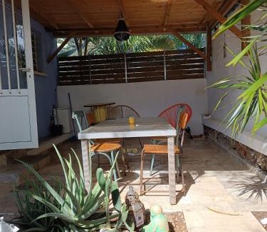 Carosse Apartamento | Spacieux appart T3 à st gilles les bains 80 m2, grande varangue, plage