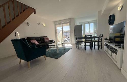 Rochefort Apartamento | Spacieux appartement 2 chambres avec parking à Rochefort - FR-1-246B-50