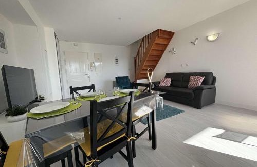 Rochefort Apartamento | Spacieux appartement 2 chambres avec parking à Rochefort - FR-1-246B-50