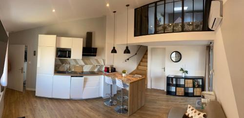 Hyeres City Centre Apartamento | Spacieux duplex, vue mer et belle terrasse