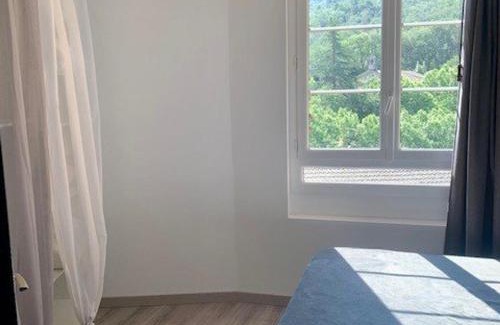 Amelie-les-Bains-Palalda Apartamento | Spacieux F2 avec jardin, terrasse, et commodités près des Thermes - Amélie-les-Bains-Palalda - FR-1-703-160