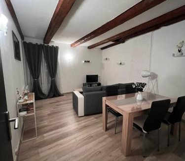 Grandvillars Apartamento | Spacieux Logement Grandvillars