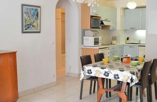 Saint-Raphael Apartamento | Spacieux T2 avec grande terrasse à Saint-Raphaël, proche mer et gare, garage inclus - FR-1-226A-102