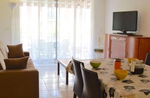 Saint-Raphael Apartamento | Spacieux T2 avec grande terrasse à Saint-Raphaël, proche mer et gare, garage inclus - FR-1-226A-102
