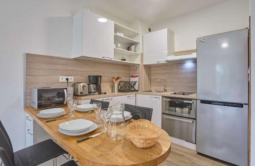 Barbotan-les-Thermes Apartamento | Spacieux T2 rénové, vue nature, balcon sud, Wifi, parking à Barbotan - FR-1-841-54