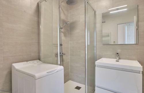 Barbotan-les-Thermes Apartamento | Spacieux T2 rénové, vue nature, balcon sud, Wifi, parking à Barbotan - FR-1-841-54