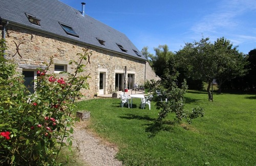 Saint-Sauveur-le-Vicomte Cabaña | Casa acogedora con amplio jardín, ideal para familias y moteros, a 14 km de la costa