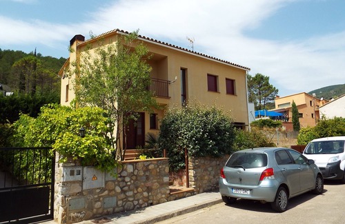 Sant Llorenc de la Muga Casa | Amplia casa de 5 dormitorios con gran piscina privada y jardín