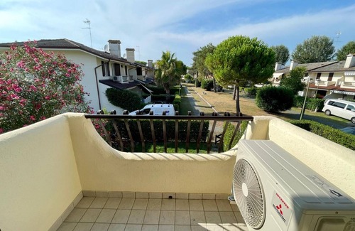 Porto Santa Margherita Villa | Amplia casa para 6 con piscina y jardín.