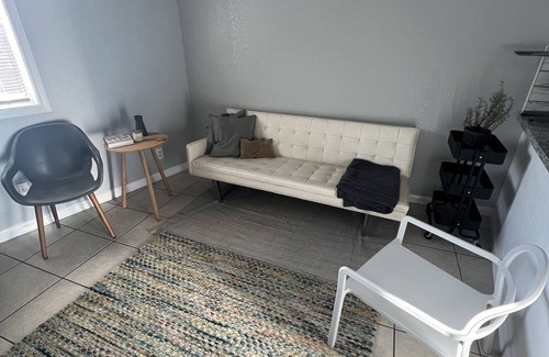Greater East End Apartamento | Spacious 1 bed / 1 bath with granite kitchen - just a mile from EaDo/Stadiums