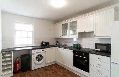 Whitehaven Apartamento | Spacious 1 Bed Harbour-side Apartment with Balcony