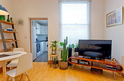 Canonbury Casa | Spacious 1 bed & sofa bed BOOK for Summer