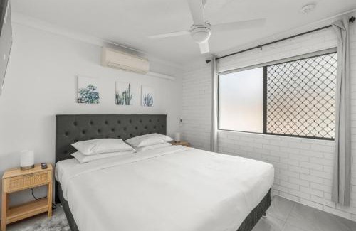 Southport Apartamento | Spacious 1-Bed with Swimming Pool & Tennis Court