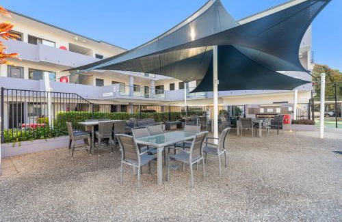 Southport Apartamento | Spacious 1-Bed with Swimming Pool & Tennis Court