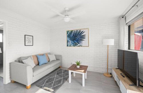 Southport Apartamento | Spacious 1-Bed with Swimming Pool & Tennis Court