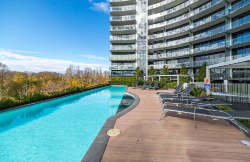 City East Apartamento | Spacious 1-Bed with View in Central Location