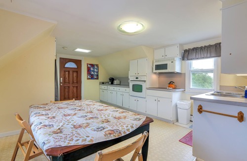 Ellsworth Cabaña | Spacious 1 Bedroom Apt w/King Bed Full Kitchen & Bathroom