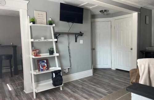 Lansing Apartamento | Spacious 1 Bedroom Duplex
