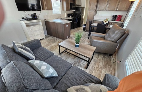 Kissimmee Casa | 1 BEDROOM DISNEY AREA RENTAL WITH GOLF CART AWARD WINNING "MILL CREEK RESORT"