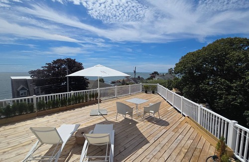 Morgan Point Apartamento | Spacious 1-bedroom penthouse apartment with ocean views