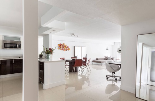 Bal Harbour Apartamento | Spacious 1 Bedroom-1 Bathroom with Terrace Steps Away from Bal Harbour Beach