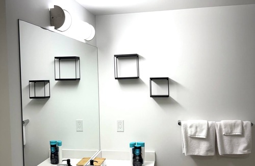 Downtown Edmonton Apartamento | Spacious 1 Bedroom with City Views by Rogers