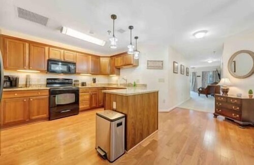 Moneta Apartamento | Spacious 1 king bedroom WiFi on-site restaurant