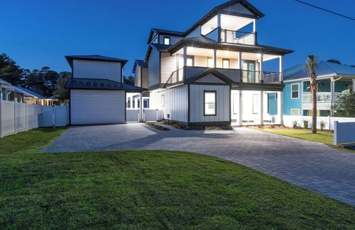 Gulfview Heights Casa | Spacious 10-bedroom house with carriage. Pool and spa with Deeded beach access!
