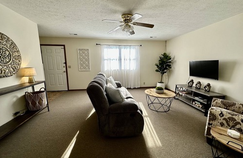 Parkersburg Apartamento | Spacious 1200 sq. foot Townhome