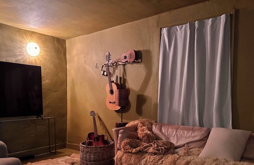 Shandaken Casa | Spacious 1890s farmhouse, updated into a modern, chic space.