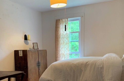 Shandaken Casa | Spacious 1890s farmhouse, updated into a modern, chic space.