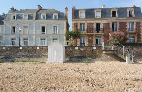 Saint-Regnobert-de-la-Cote-de-Nacre Casa | Spacious 19th century house