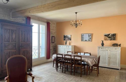 Saint-Regnobert-de-la-Cote-de-Nacre Casa | Spacious 19th century house