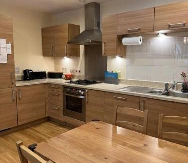 London Borough of Bromley Apartamento | Spacious 1BD Orpington Flat, 20 min to Central LDN