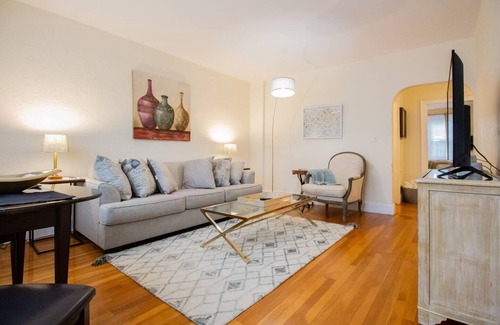 Commonwealth Apartamento | Spacious 1Bed, Boston Coll, Elevator, Roof Deck