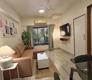 Pali Hill Apartamento | Spacious 1BHK Off Carter Road