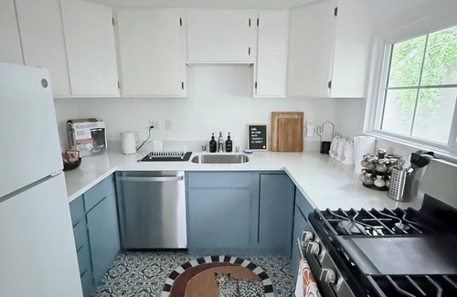 Buena Vista Cabaña | Spacious 1BR/2BA Scenic Garden Cottage in Central SF with Private Entrance