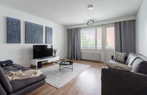 Jyvaskyla Apartamento | Spacious 1BR Downtown Apartment with Private Balcony